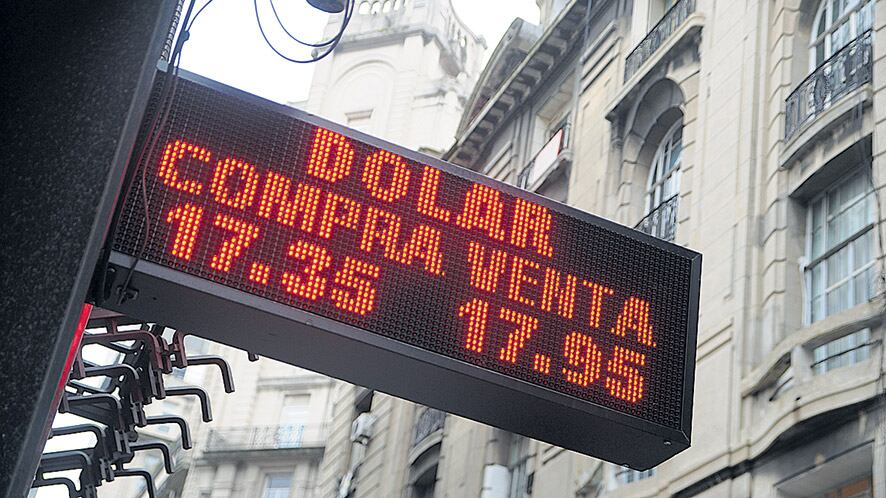 La demanda de divisas sigue siendo intensa. Las reservas bajaron 26 millones de dólares.
