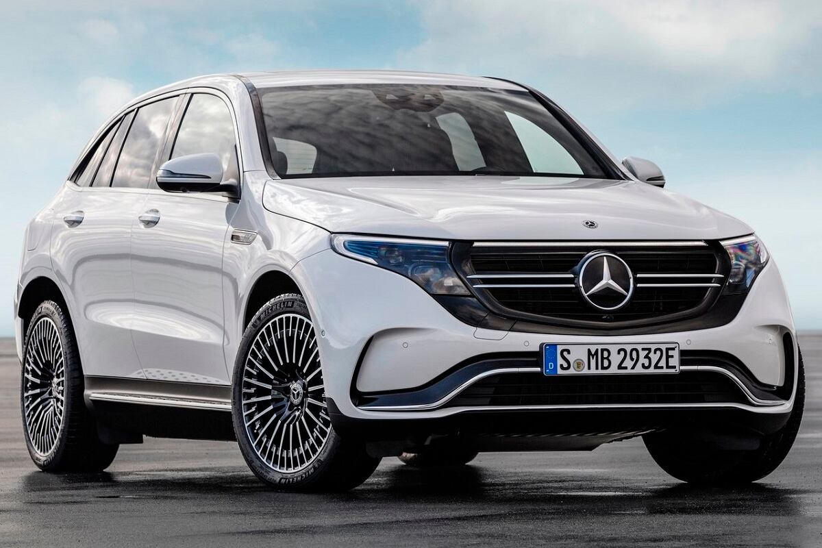 El nuevo modelo de Mercedes Benz EQS ofrece la opción de pagar 489 euros por año a la autormotriz para tener mejoras en el manejo.