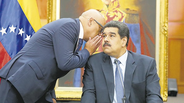 “Está en marcha un golpe de Estado, ordenado desde Washington, ordenado desde el ‘cartel’ de Lima”, dijo Maduro.