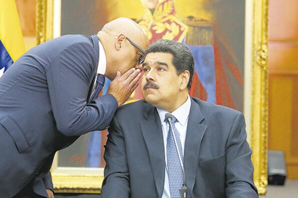 “Está en marcha un golpe de Estado, ordenado desde Washington, ordenado desde el ‘cartel’ de Lima”, dijo Maduro.