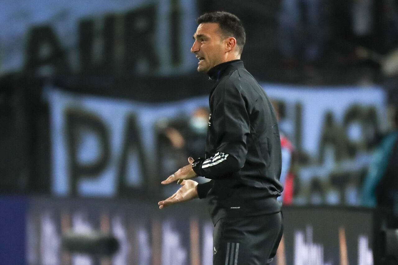 Scaloni durante el partido ante Uruguay en Montevideo.