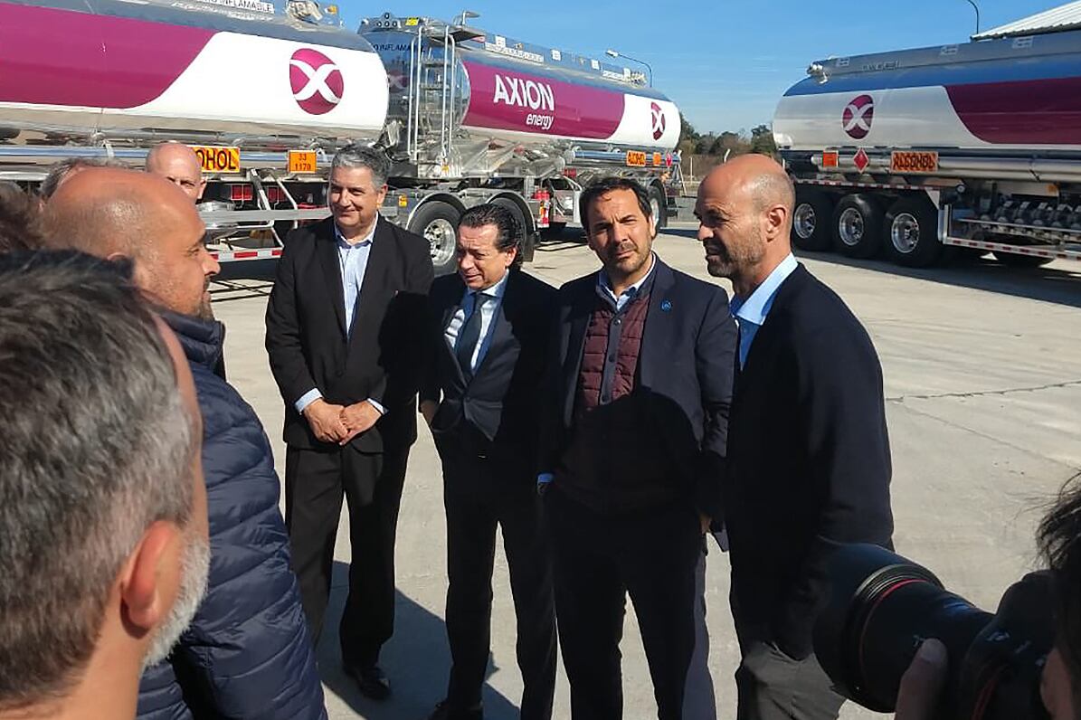 Gonzalo Mórtola junto al exministro Guillermo Dietrich (derecha).