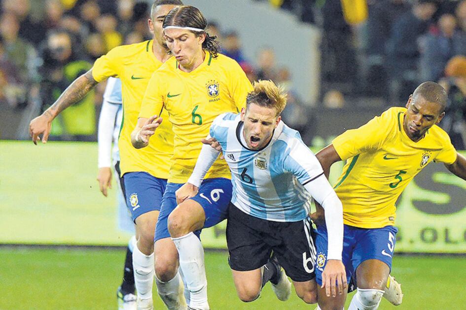 Biglia sufre la presión de los brasileños.