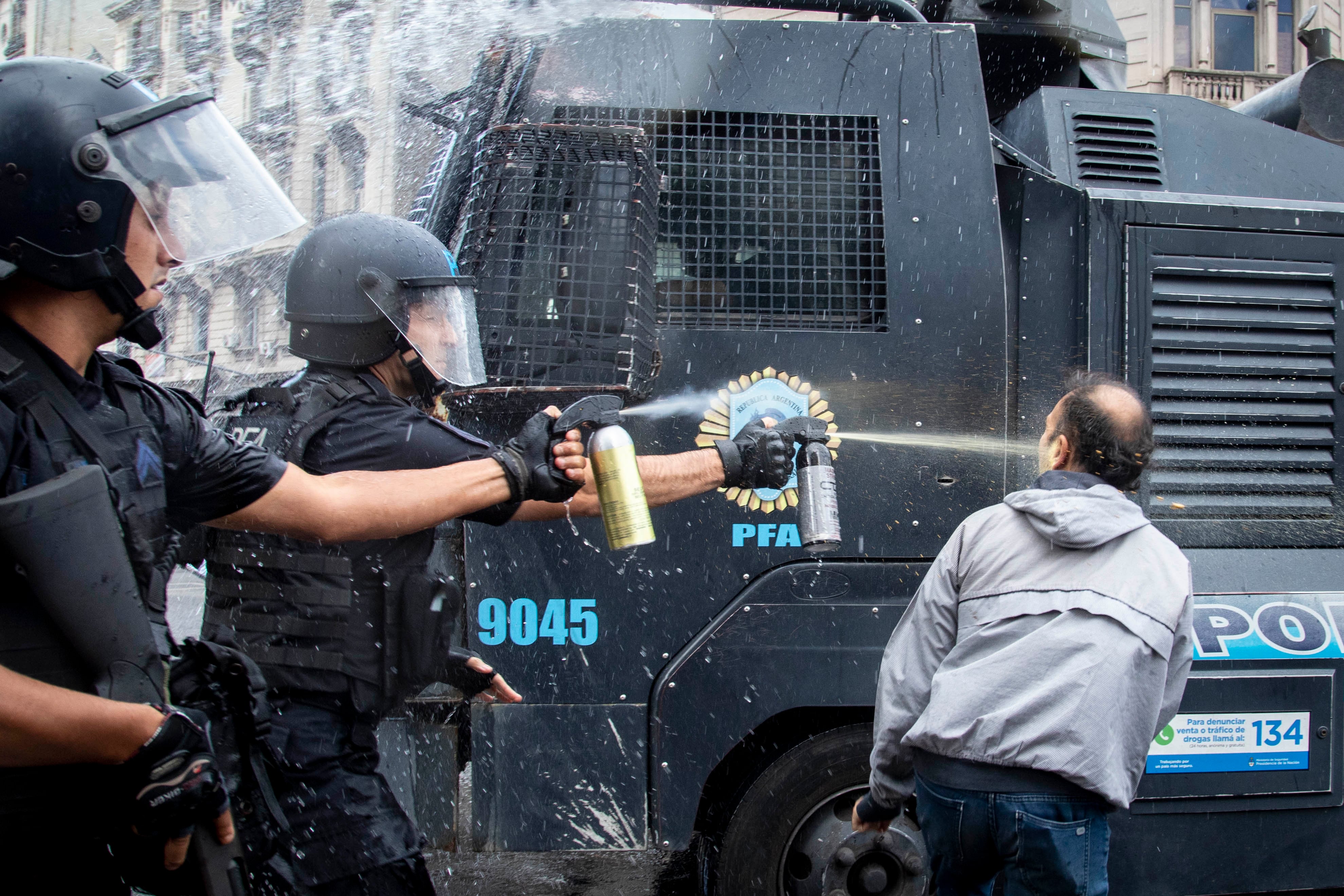 JUBILADOS REPRESION-12/03/2025