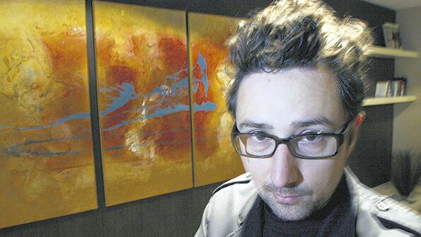 Patricio Pron es argentino, vivió en Alemania y desde 2008 reside en Madrid.