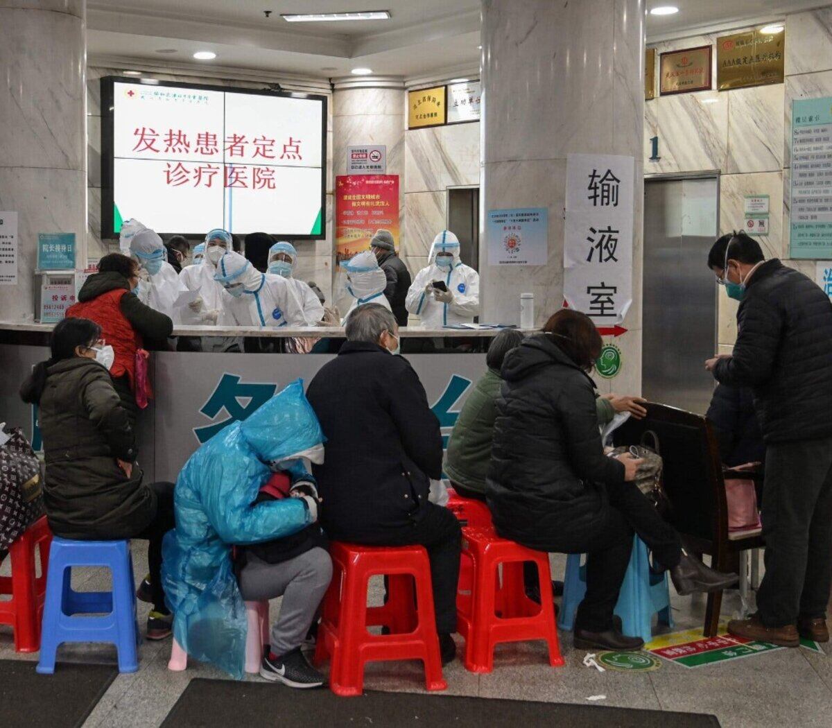  En Shangái, la metrópolis más poblada de China, se cerraron centros comerciales, restaurantes y escuelas.