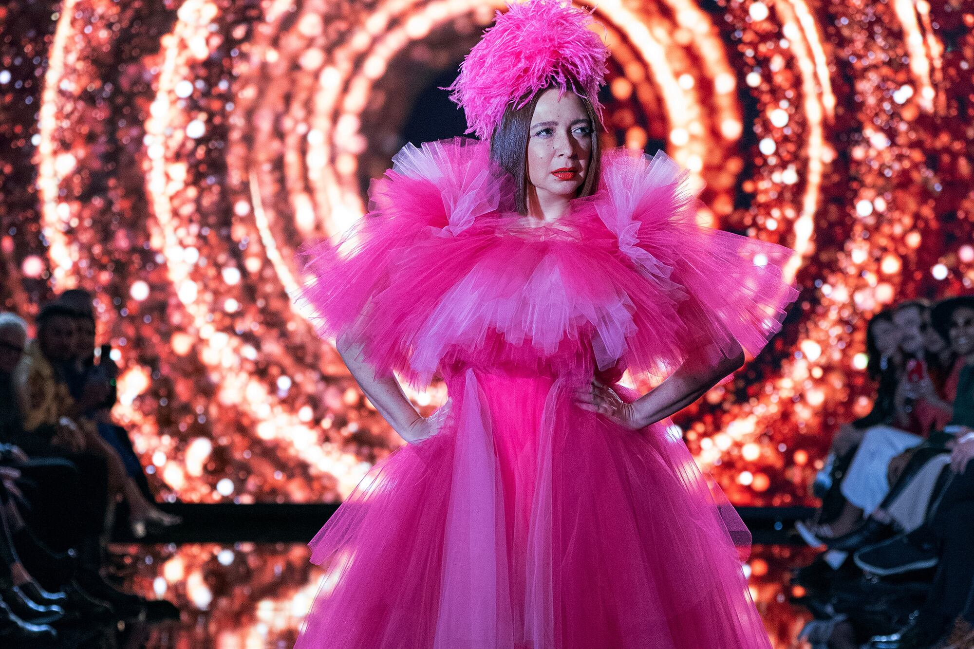 La comediante logra que Molly Wells vaya mucho más allá de la caricatura. 