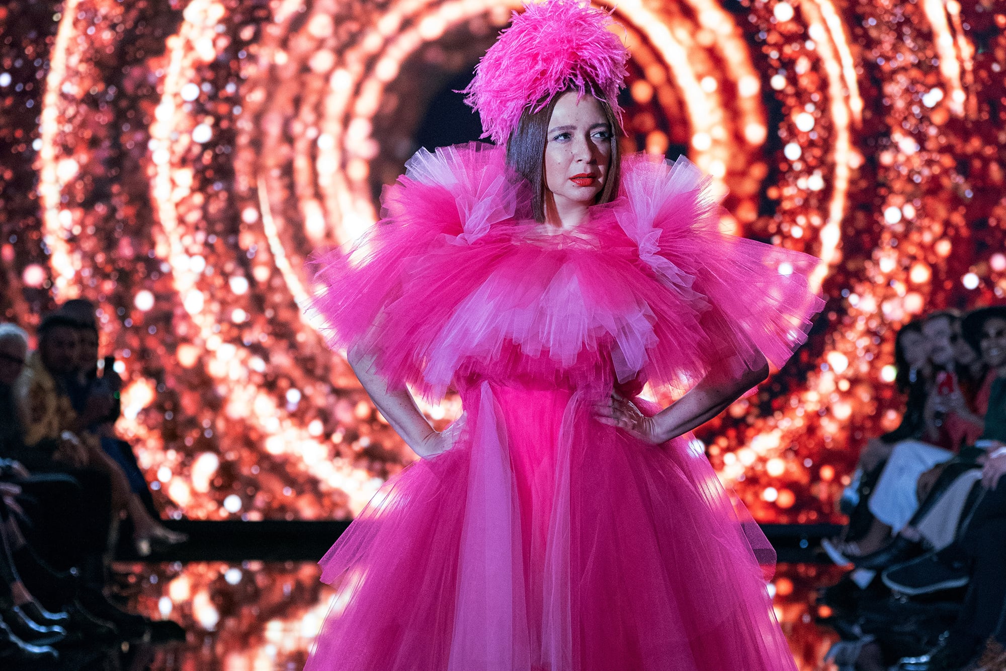 La comediante logra que Molly Wells vaya mucho más allá de la caricatura.