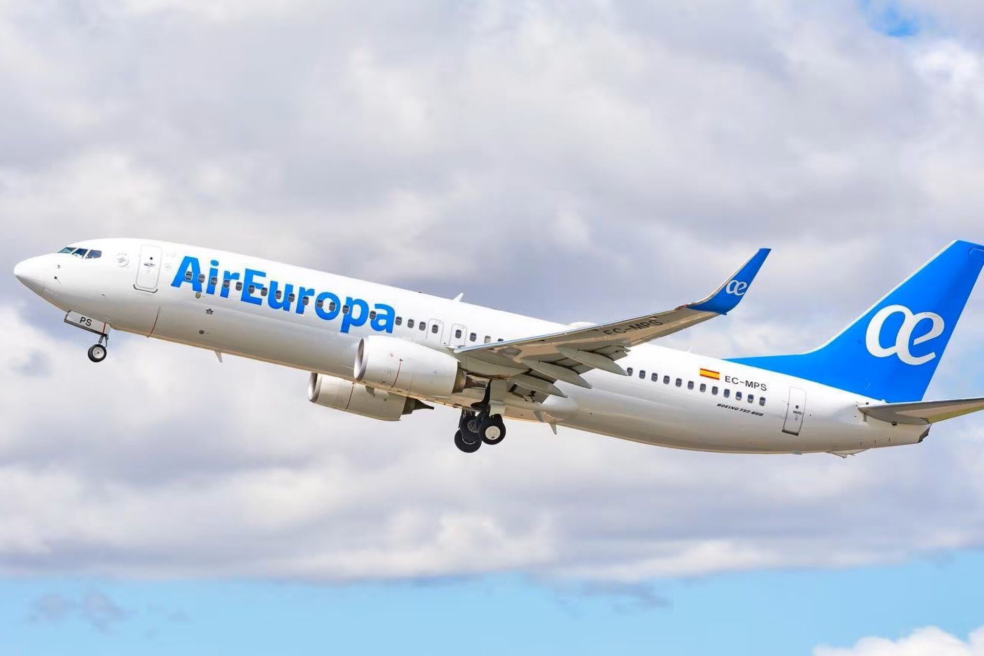 La aerolínea informó que tuvo un ciberataque y recomendó a los clientes afectados a cancelar las tarjetas de crédito.