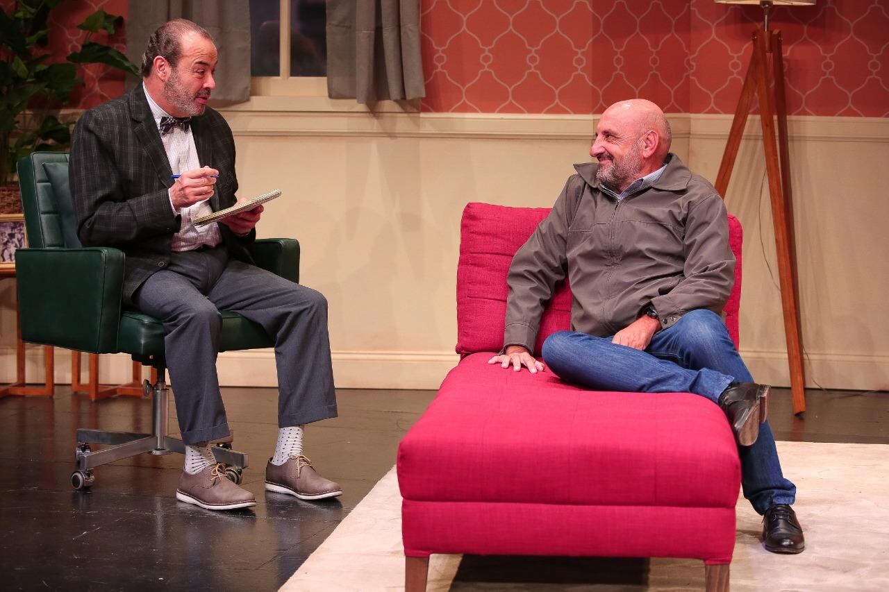 Suárez y Goity en un espectáculo que transcurre en un consultorio psicoanalítico. 