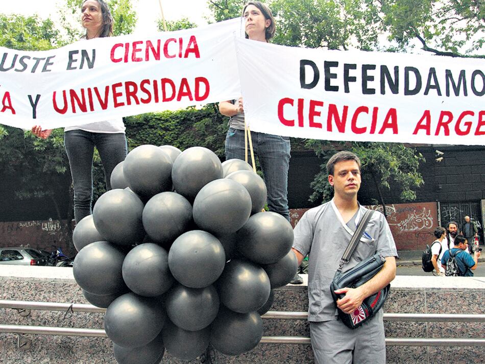 “El paro es nacional porque expresa una emergencia científica que es federal”, dicen los organizadores.