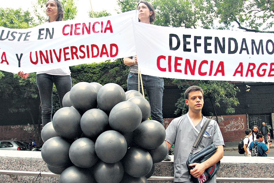 “El paro es nacional porque expresa una emergencia científica que es federal”, dicen los organizadores.