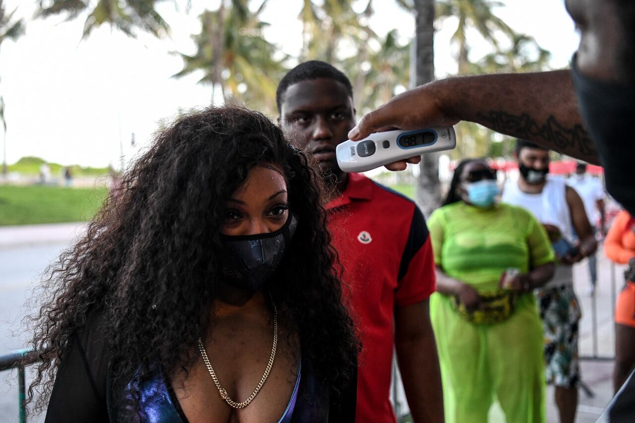 Quinientos dólares de multa por no usar barbijo en Miami.