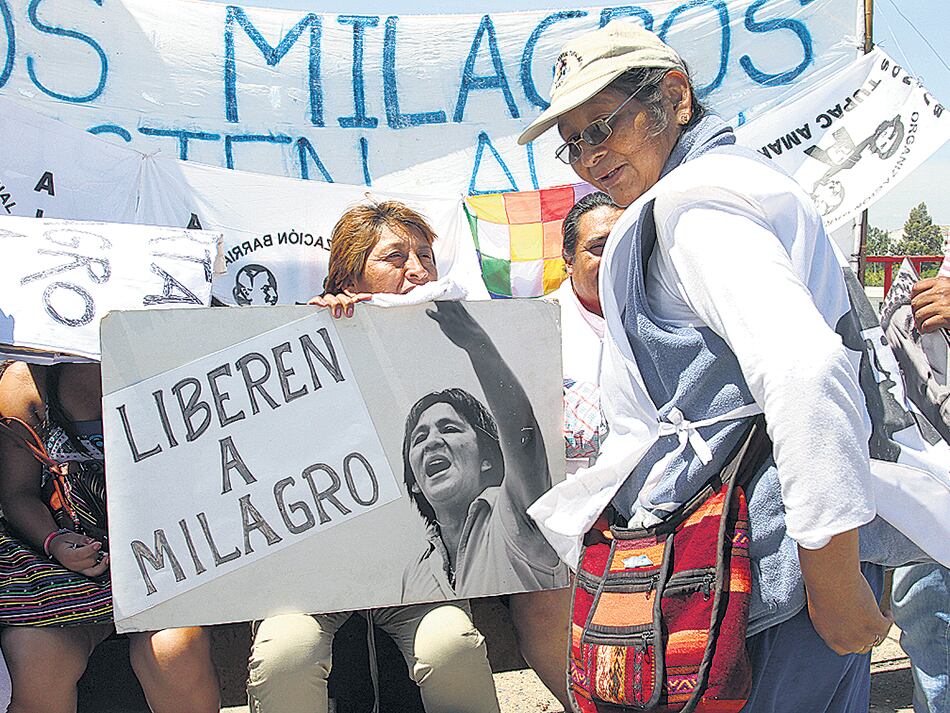 El texto firmado por más de 200 académicos exige la libertad de Milagro Sala, entre otros reclamos.