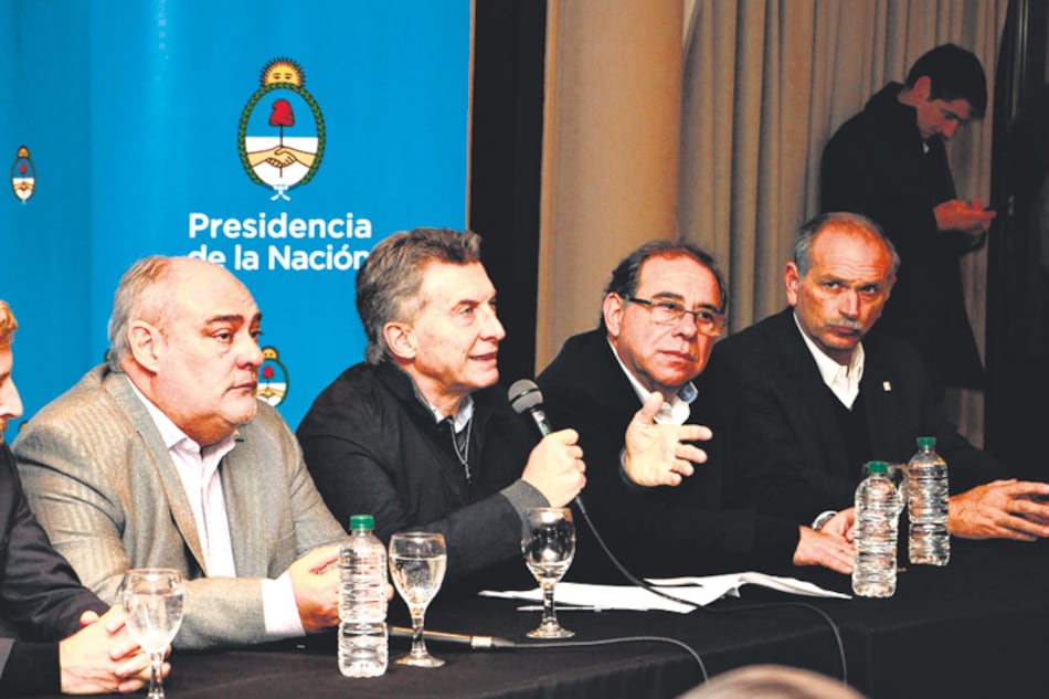 Mauricio Macri junto al gobernador Ricardo Colombi y el intendente electo Eduardo Tassano.