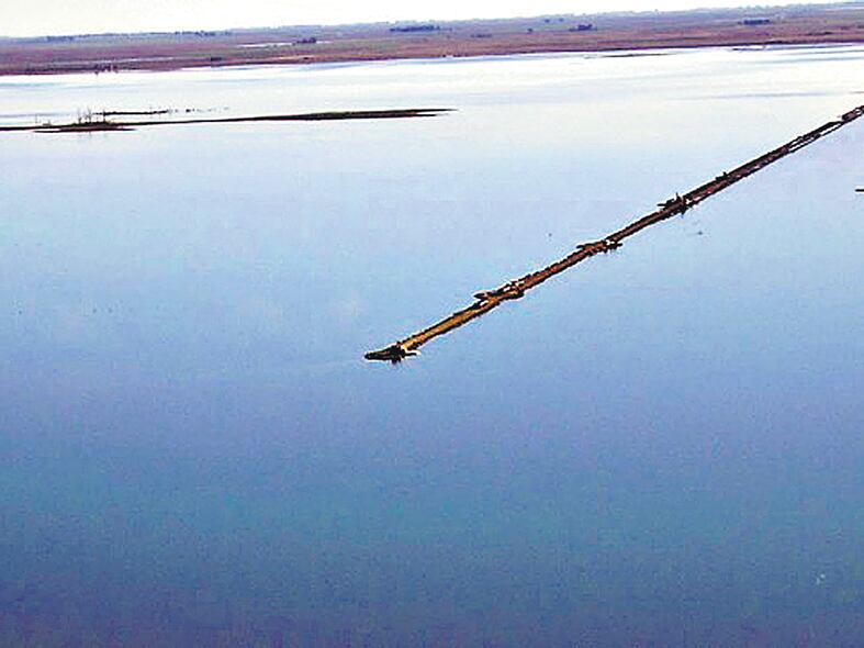 En Santa Fe, un tramo de la ruta nacional 7 quedó cortado.