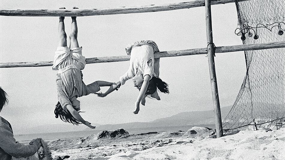 Chile, Aldea de Los Horcones, Las hijas del pescador, 1956.
