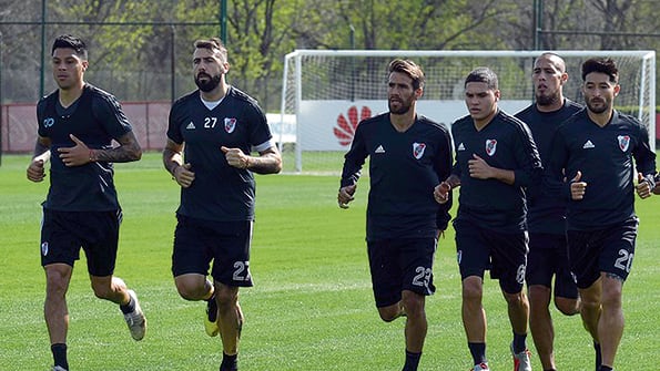 Los jugadores de River se entrenaron ayer pensando en los brasileños.