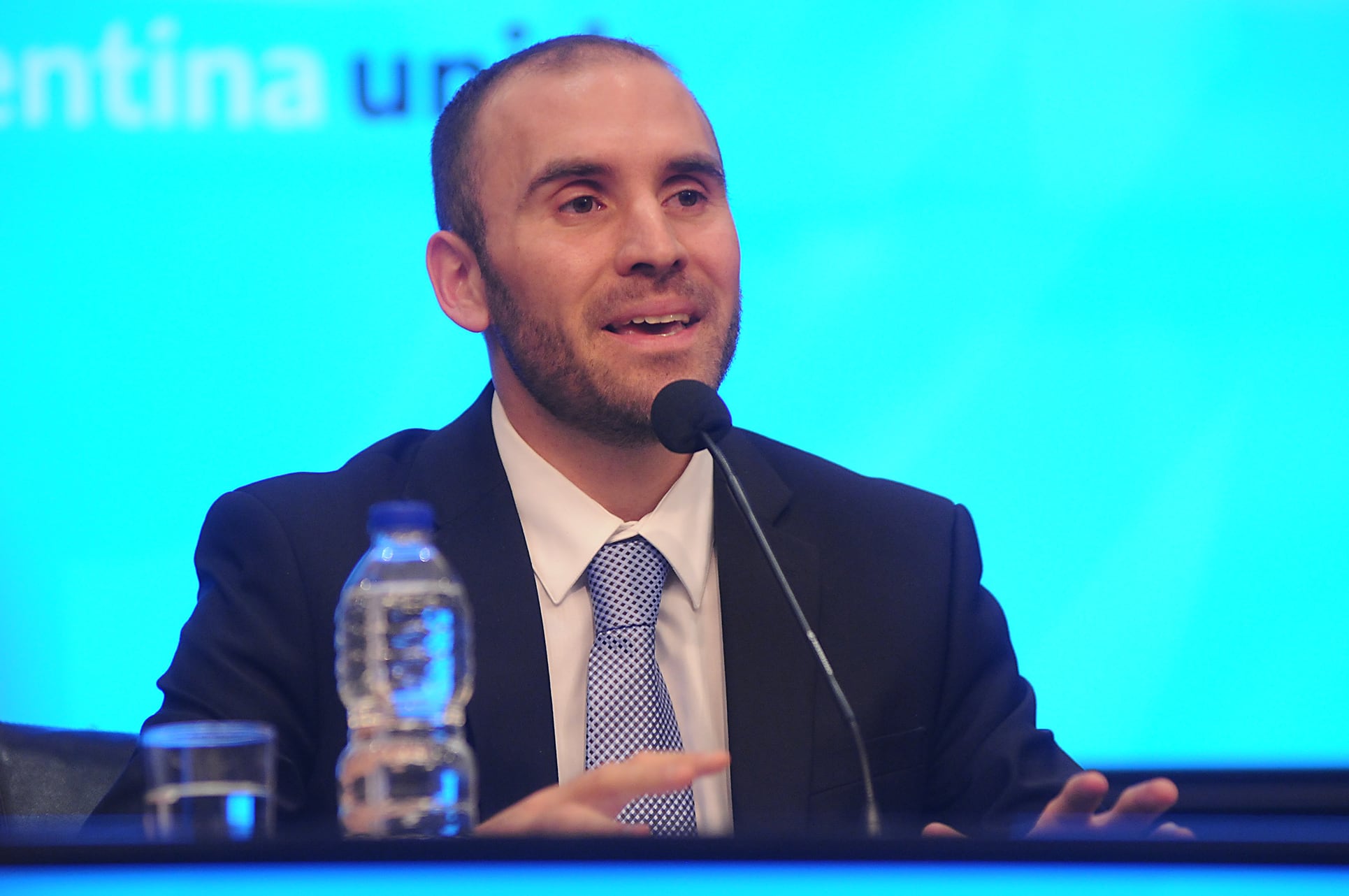 "Las decisiones las vamos a tomar nosotros", fue el mensaje de Guzmán al FMI.