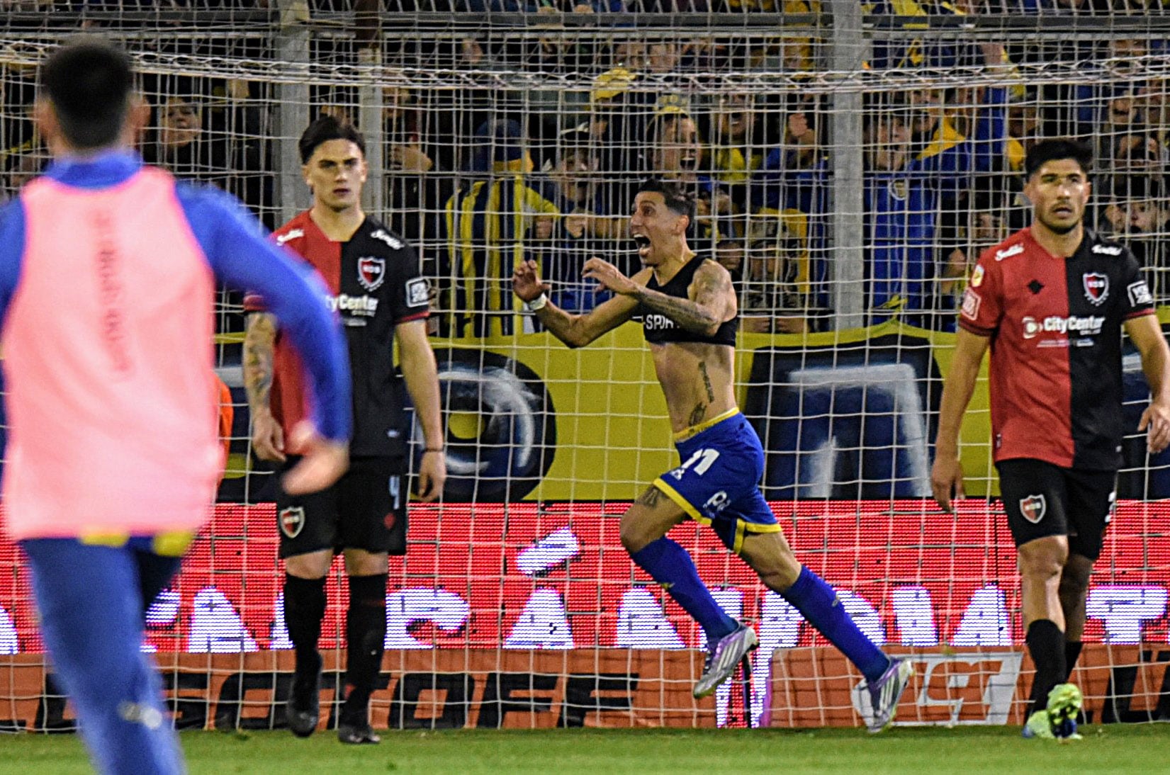 Angelito Di María celebra a pura emoción su gol