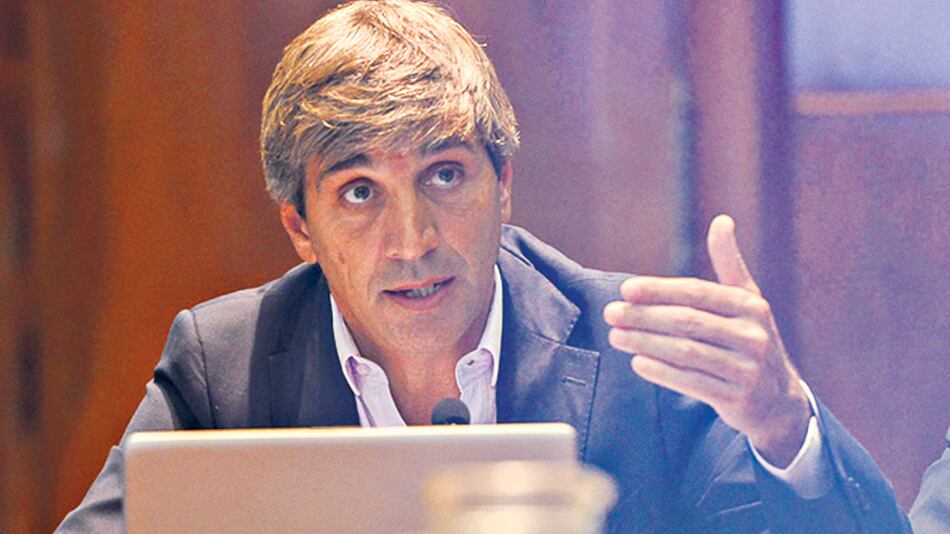 Luis Caputo, ministro de Finanzas, está liderando un proceso de veloz endeudamiento externo.