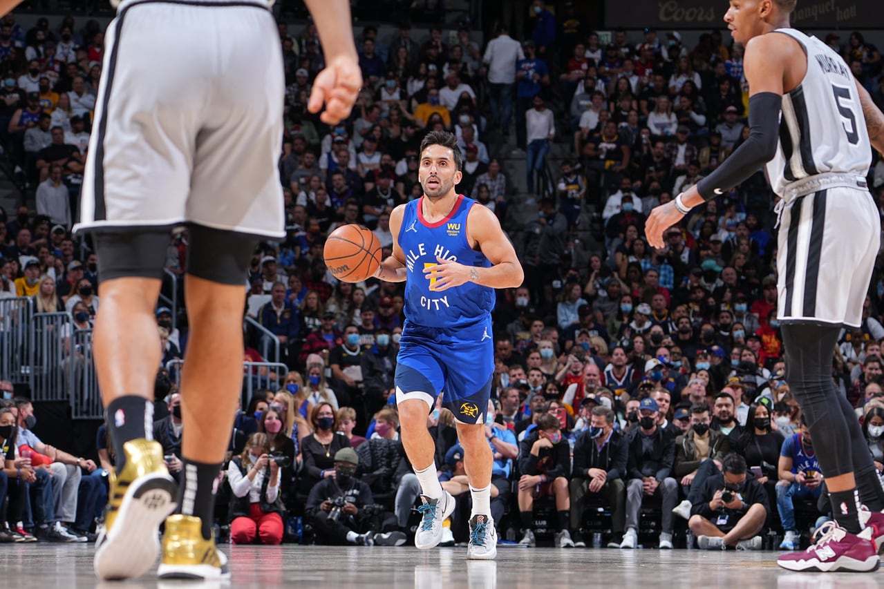 Campazzo saltó a la cancha desde la banca y tuvo aportes valiosos en la victoria de su equipo.