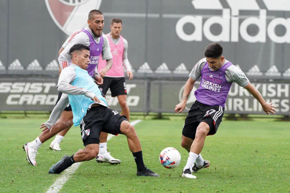 Práctica millonaria en el River Camp