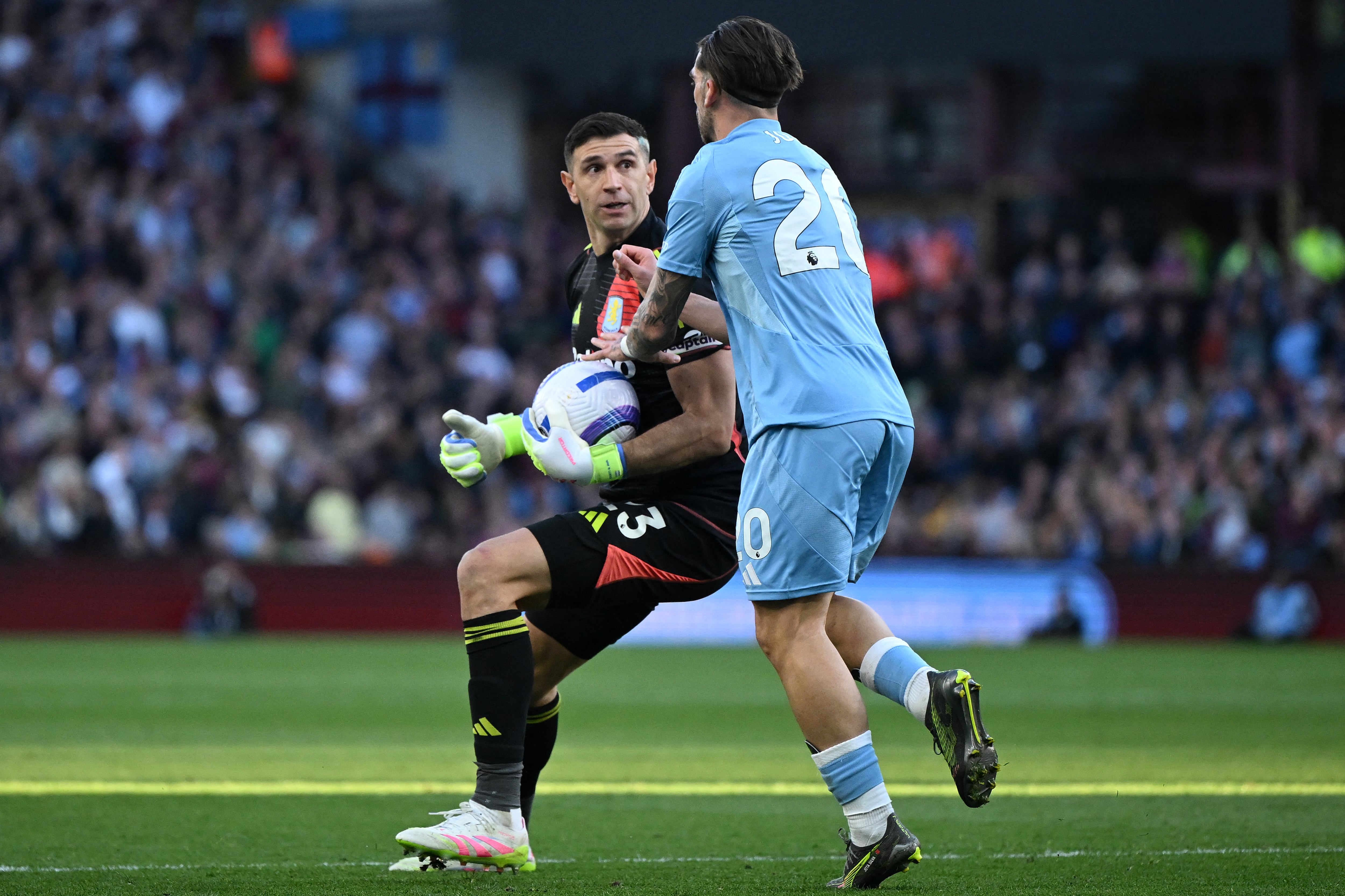 El "Dibu" Martínez y un gesto de pocos amigos