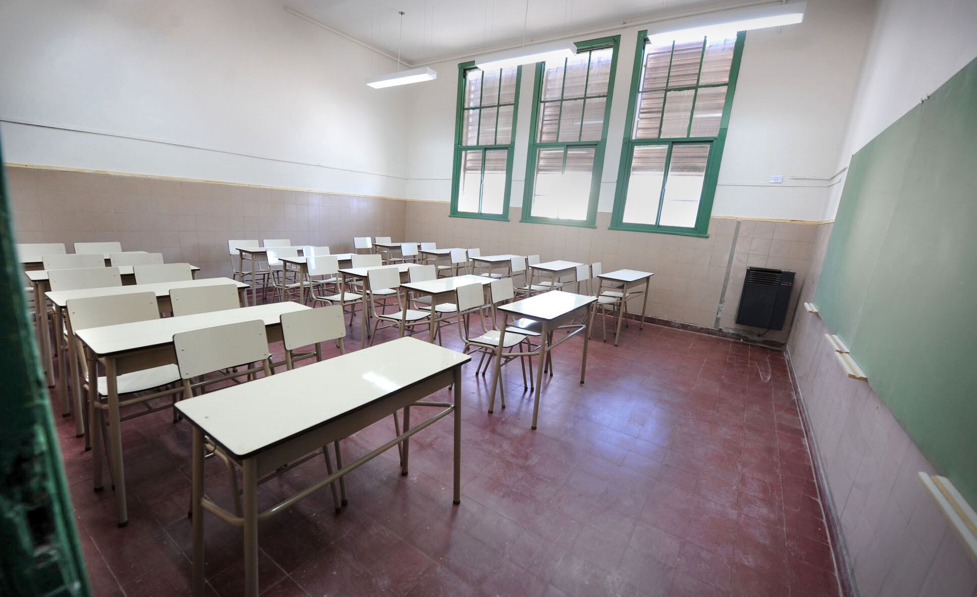 Los docentes de CABA y provincia de Buenos Aires paran y se movilizan en reclamo por un aumento de sus sueldos y mejoras en las condiciones laborales. (Foto: NA)