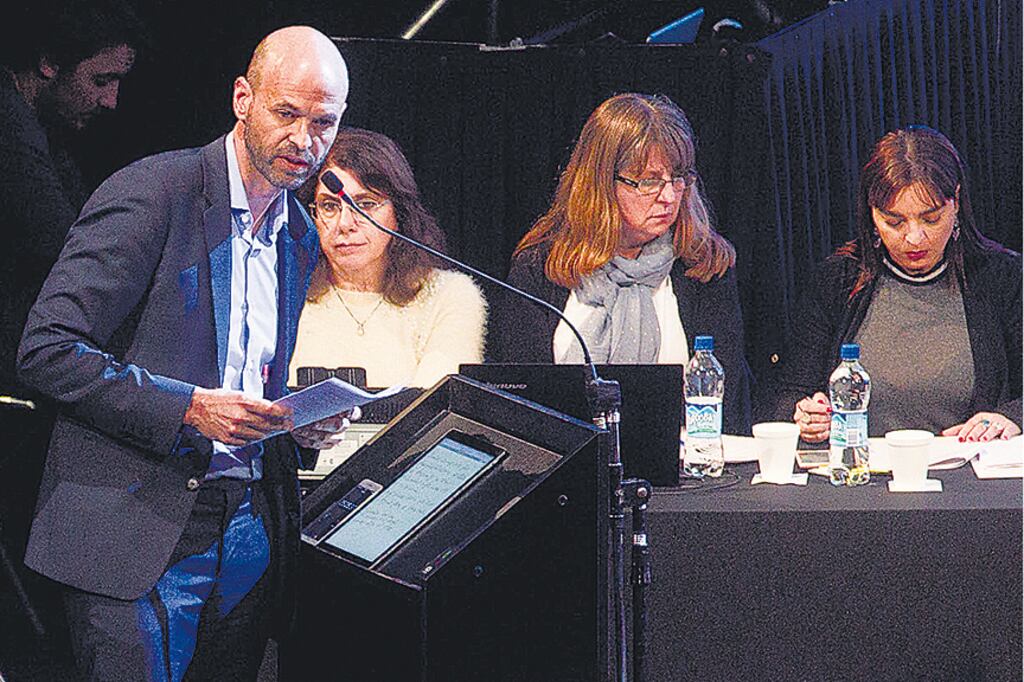 Guillermo Dietrich, ministro de Transporte, encabezó la audiencia.