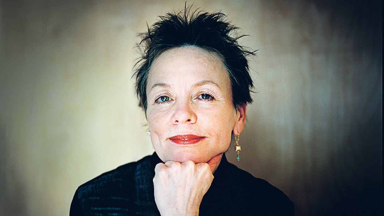 La polifacética y experimental Laurie Anderson actuará hoy en el Teatro Opera.