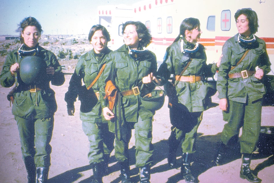 "La película surgió por una imagen: una foto de cinco enfermeras que caminaban junto a unas ambulancias", cuenta el director.