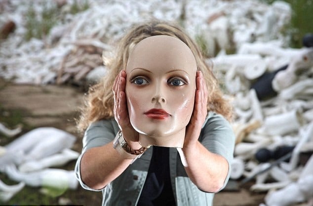 Dollywood, el cementerio de maniquíes acumulado por su propia dueña.