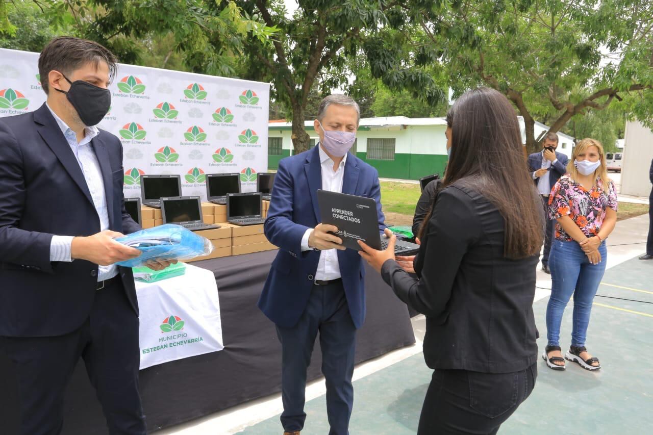 Vamos a acelerar la marcha con la distribución de quinientas mil computadoras en el primer semestre del 2021, aseguró el ministro de Educación, Nicolás Trotta,
