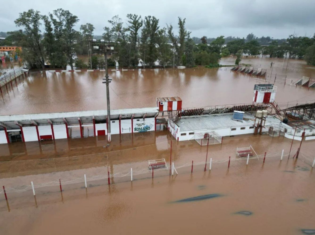 Las instalaciones del Club Libertad de Concordia, bajo el agua