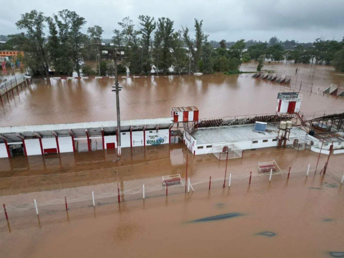 Las instalaciones del Club Libertad de Concordia, bajo el agua