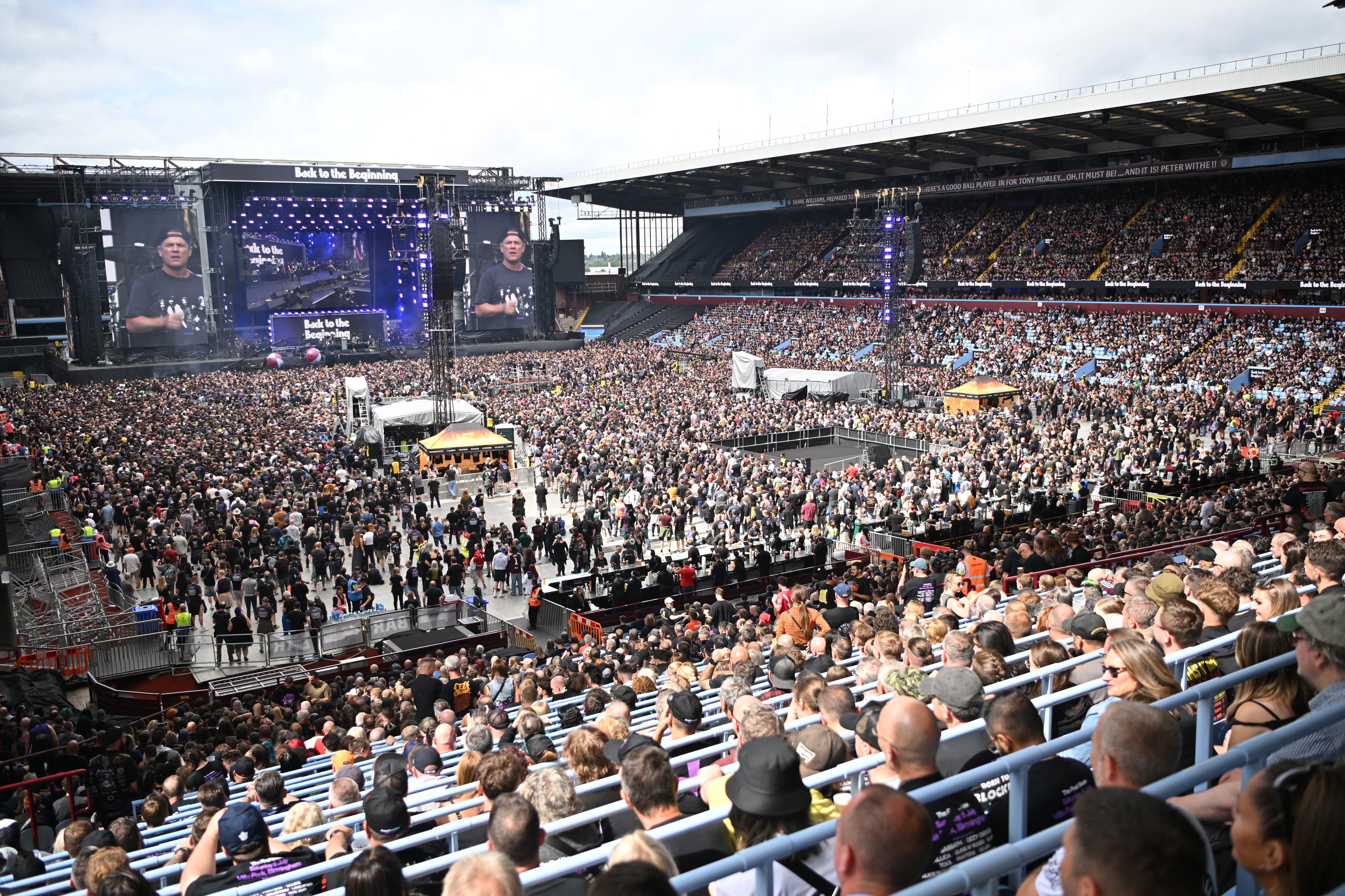 La despedida de Sabbath se realizó en el estadio de Aston Villa.
