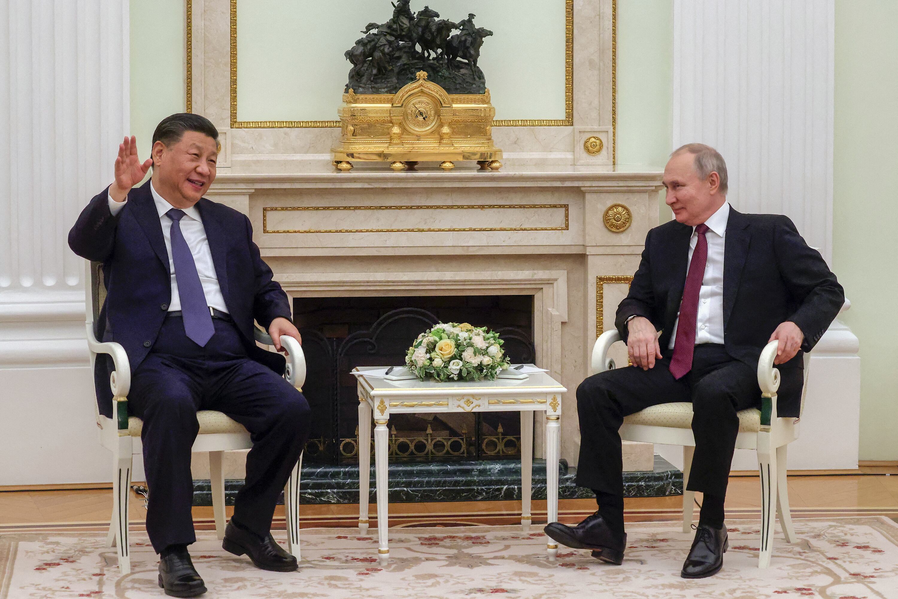 Xi Jinping visita a Putin en el Kremlin.