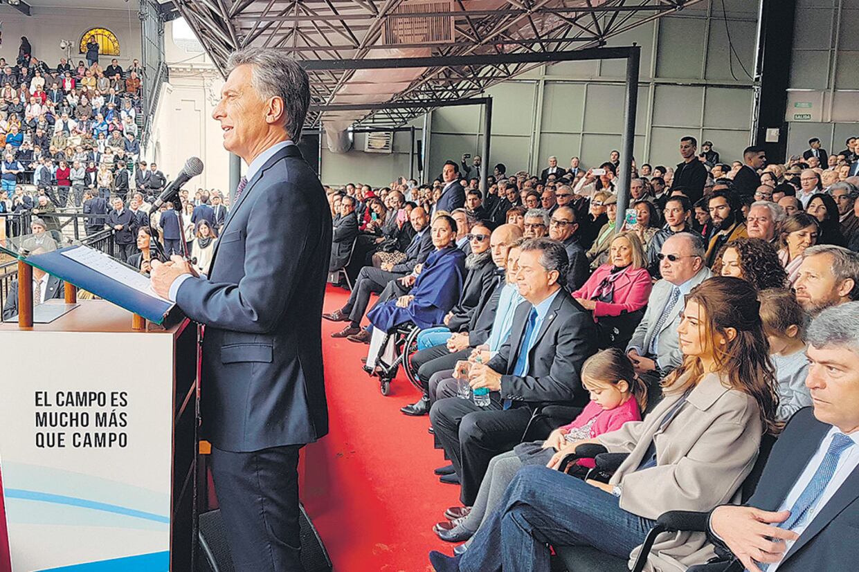 Macri al inaugurar la muestra rural donde recibió los elogios del sector agropecuario.