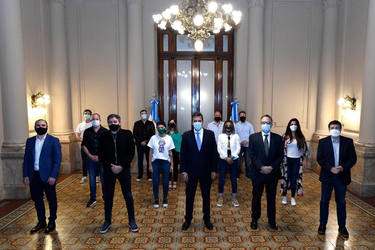Sergio Massa, Máximo Kirchner y los ministros e intendentes que pasaron por la sesión.