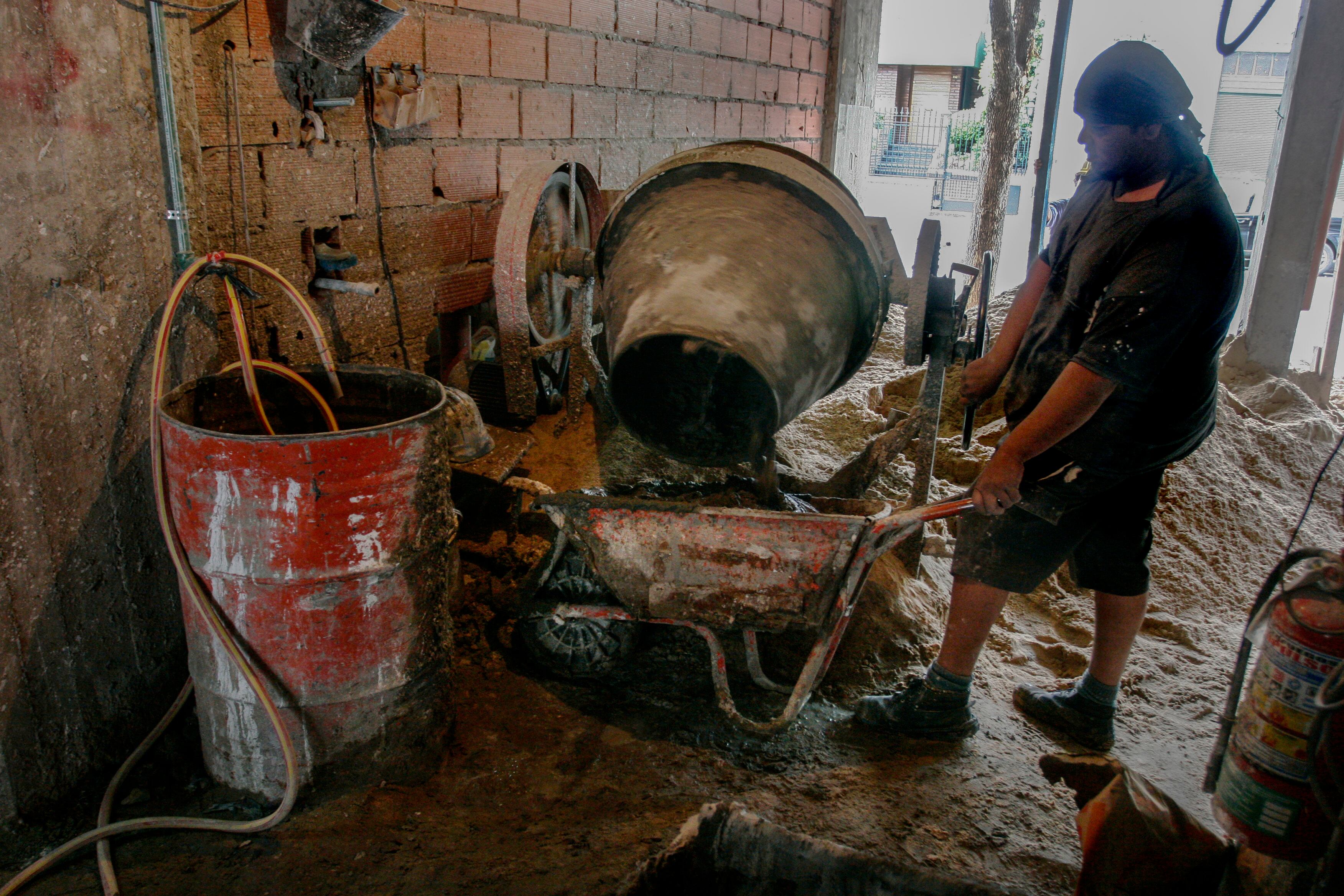 Las obras en construcción son un lugar de cría y proliferación del mosquito que transmite el dengue.