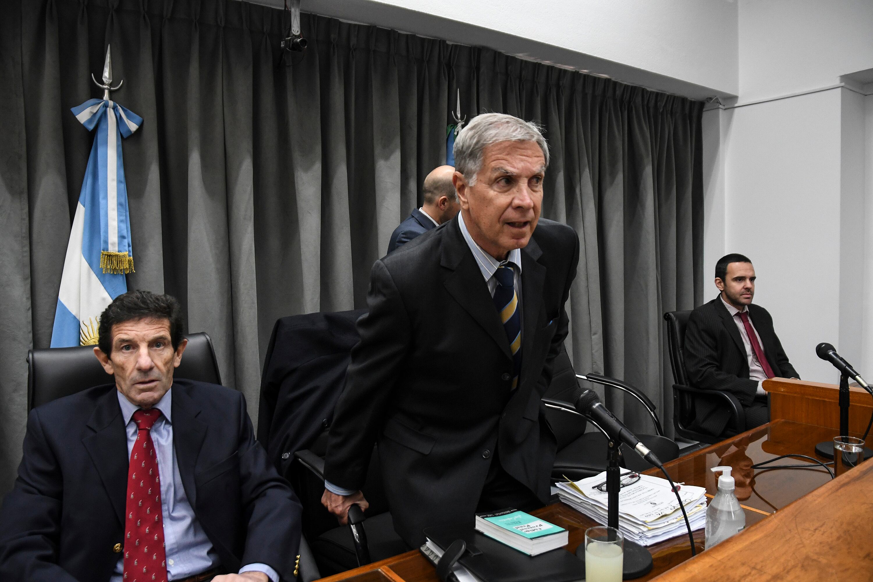 Fuerte confrontación entre los jueces y los fiscales durante el juicio.