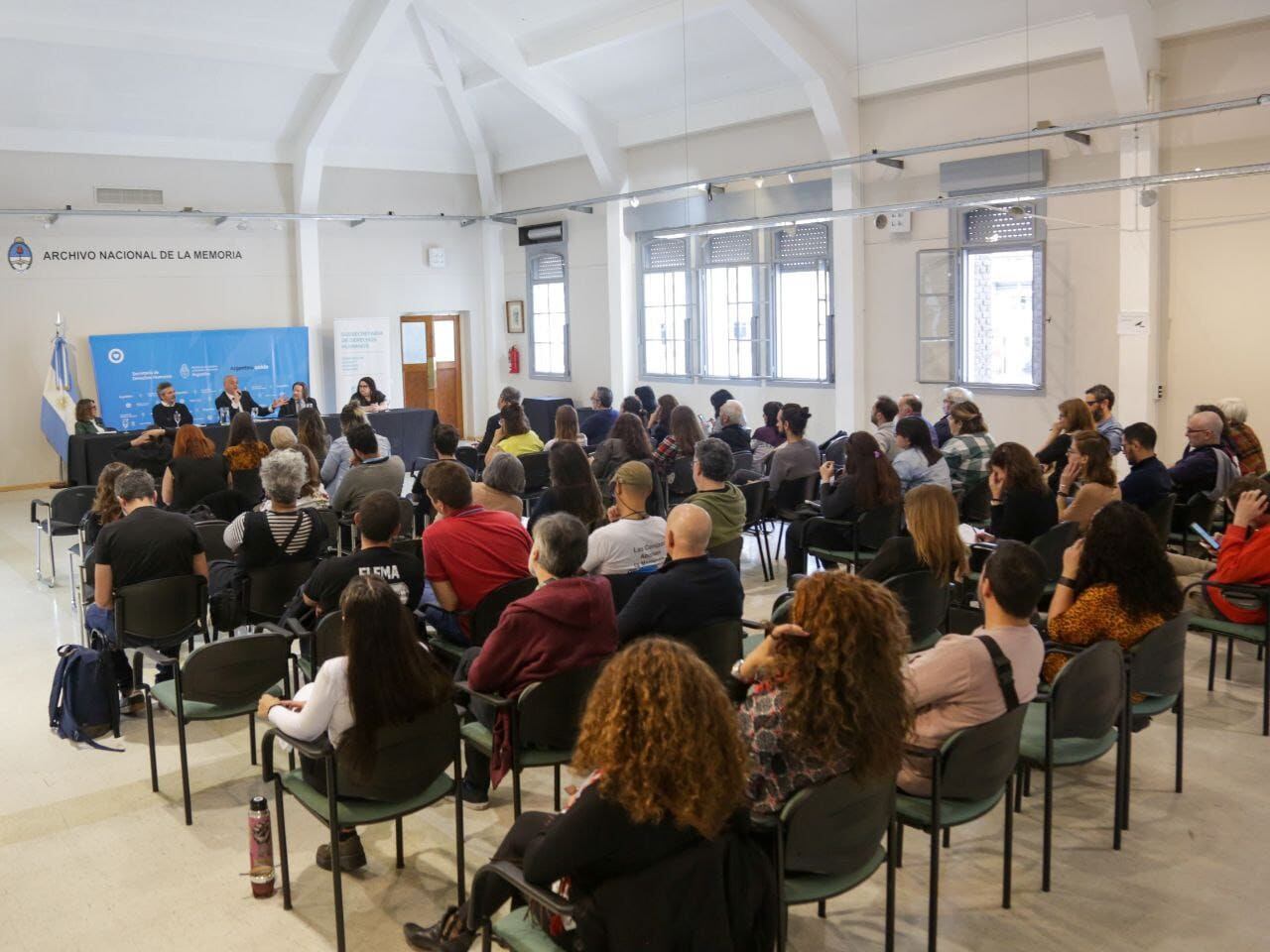 Horacio Pietragalla Corti inaugura una muestra en la exESMA junto con el exjuez Carlos Rozanski.