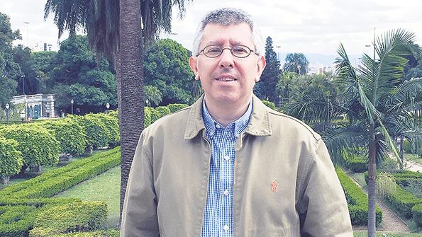 Juan Cruz Esquivel es sociólogo, profesor de la UBA e investigador del Conicet.