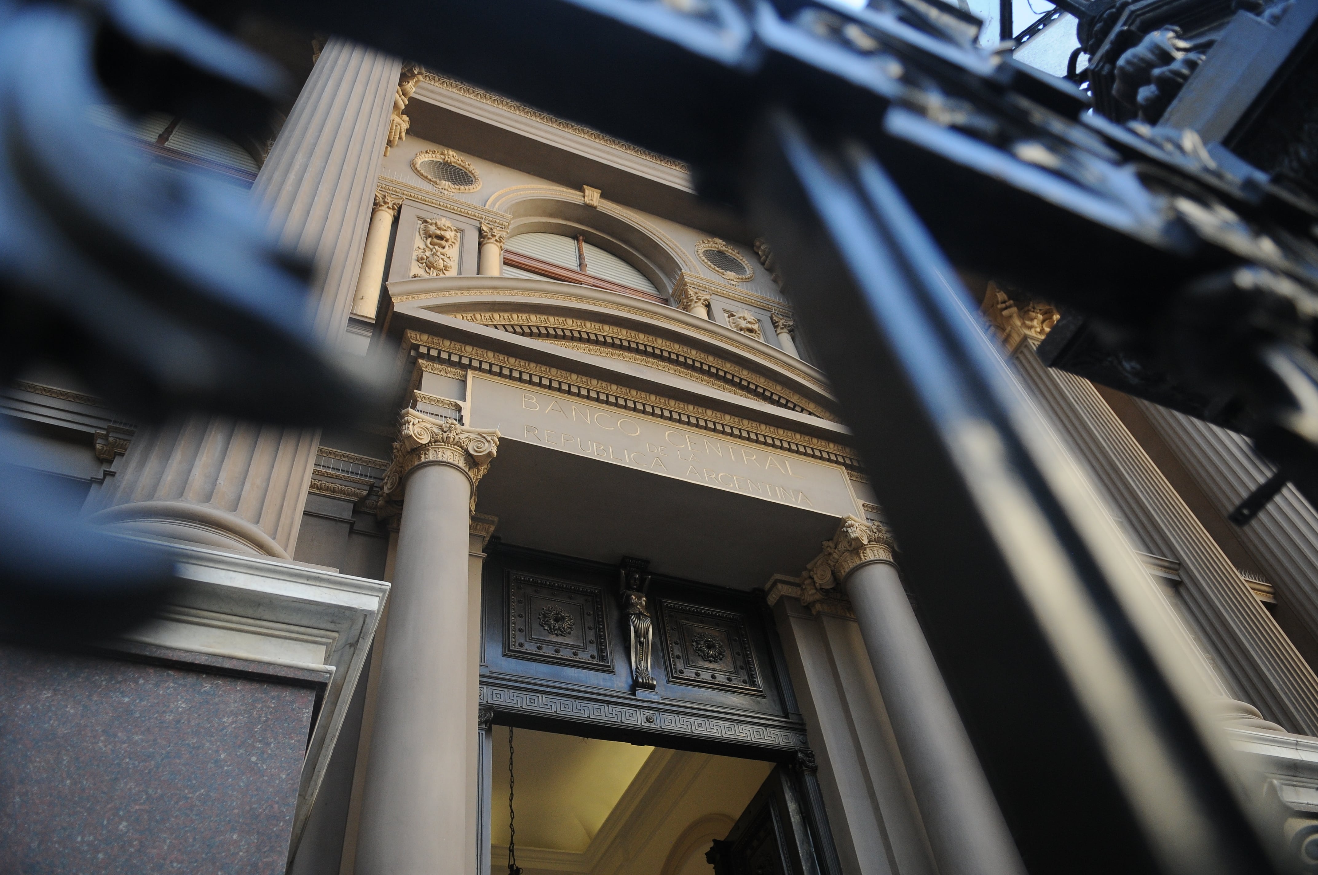 La deuda externa pública alcanza unos 174.725 millones de dólares.