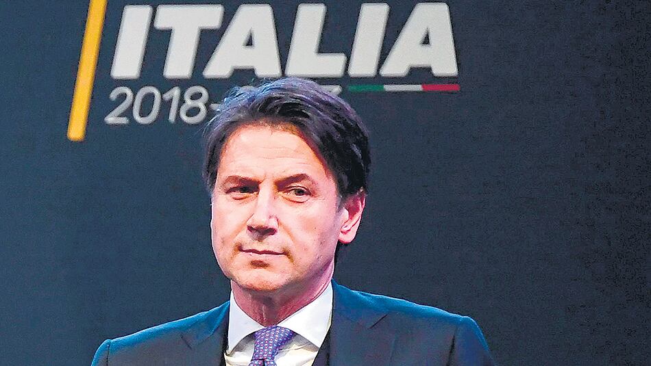 La prensa divulgó que Conte no aparece en los registros de tres universidades extranjeras.