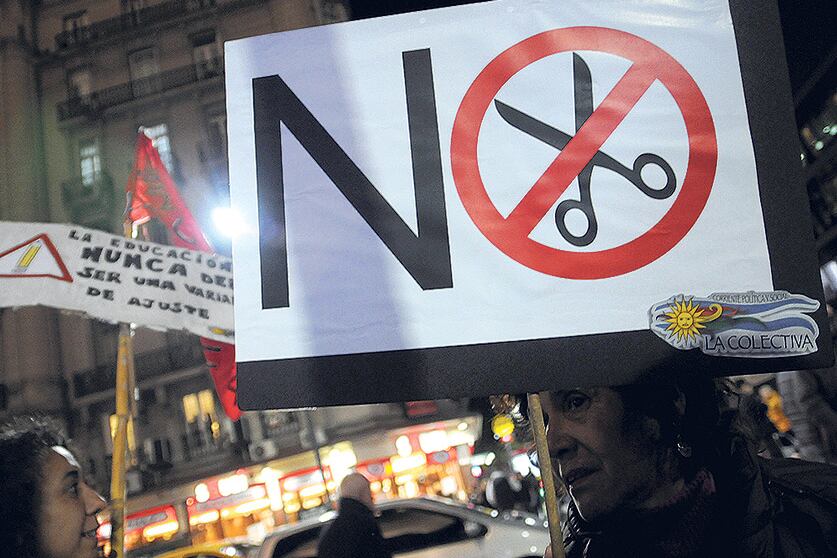 A los problemas por falta de recursos en las universidades se sumó el reparto arbitrario.