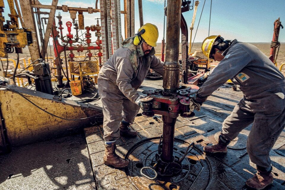El sector petrolero, junto a otros de carácter extractivo, vienen repuntando.