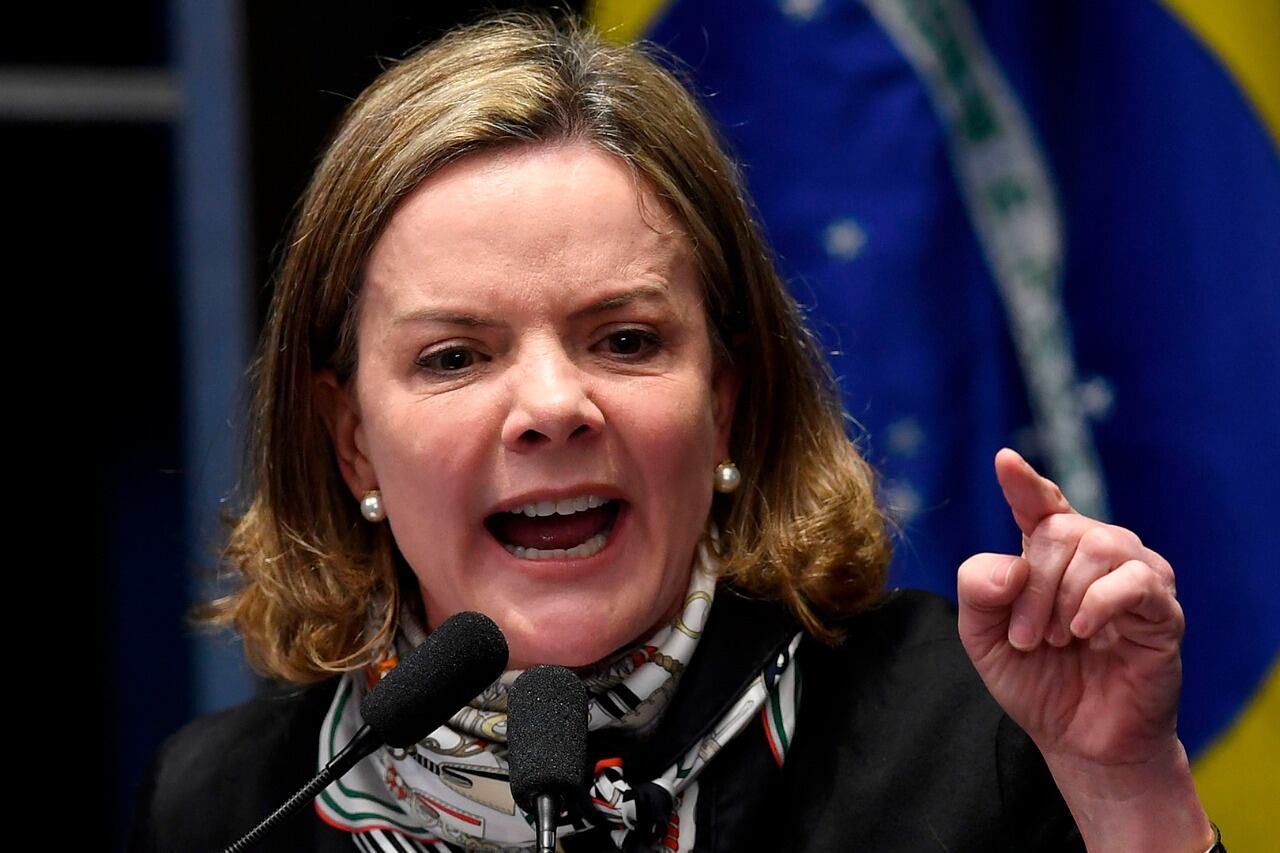 La presidenta del PT coordina la transición gubernamental.