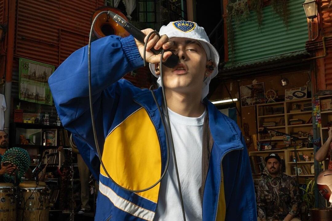 El rapero de La Boca hará su show acústico en una radio de Estados Unidos, del que participaron artistas internacionales como Harry Styles. (Foto: Instagram/Trueno)